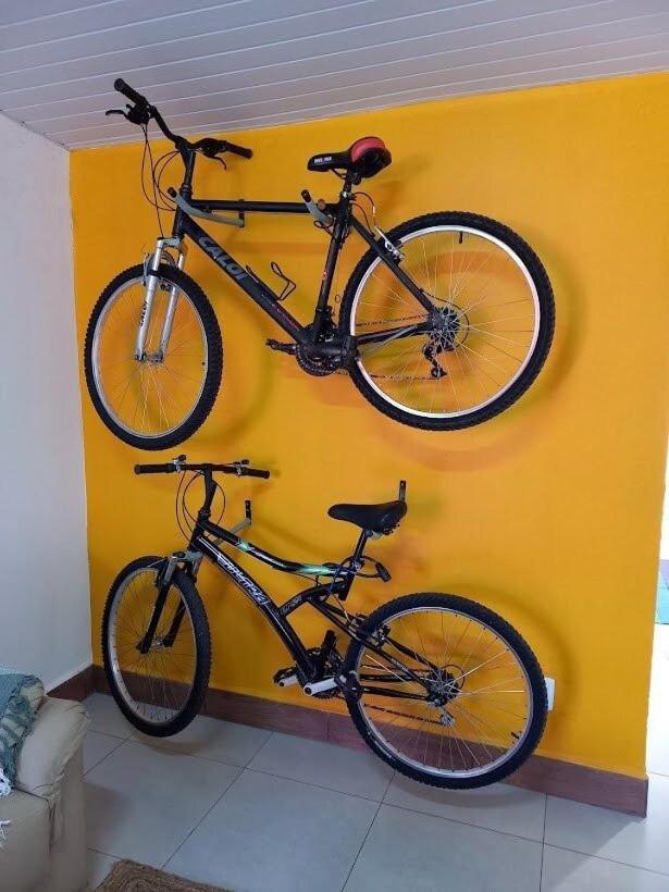 הוילה Casinha Aconchegante No Centro De Bonito I Tv, Ar-Condicionado, Bicicletas, Rede, Cozinha E Wi-Fi 20Mb מראה חיצוני תמונה